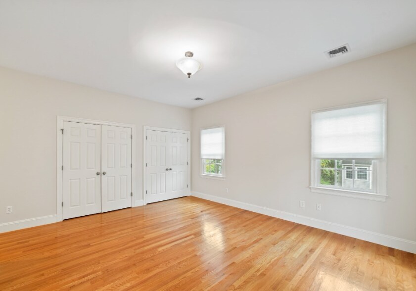 Building Photo - 15 Edgemoor Cir