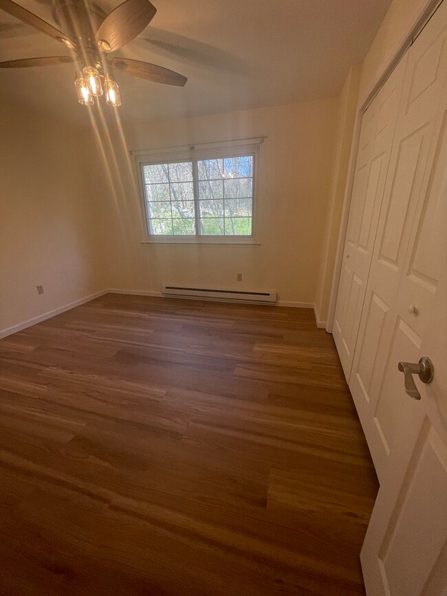 Building Photo - 434 Fox Run Ln