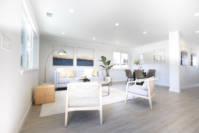 Building Photo - 5746 Cahalan Ave