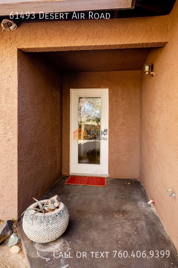 Building Photo - 61493 Desert Air Rd