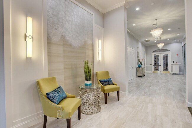 Building Photo - 6077 Lake Hibiscus Dr