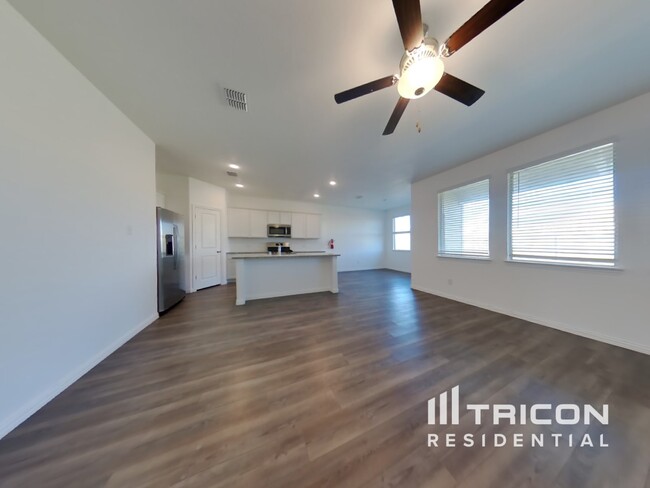 Building Photo - 932 Skytop Dr