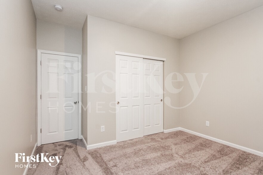 Building Photo - 12128 Fall Ct