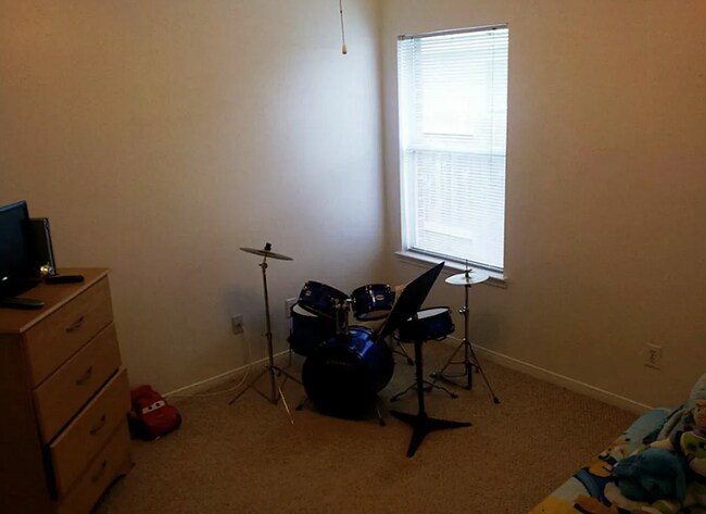 Building Photo - 19018 Piney Way Dr