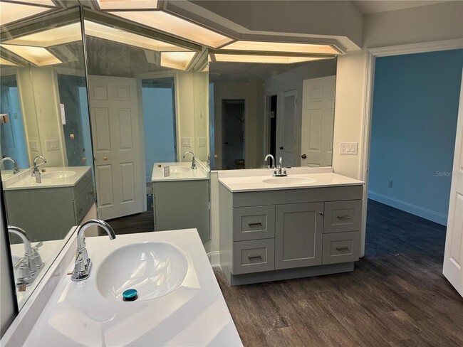 Building Photo - 2450 Sweetwater Country Club Dr