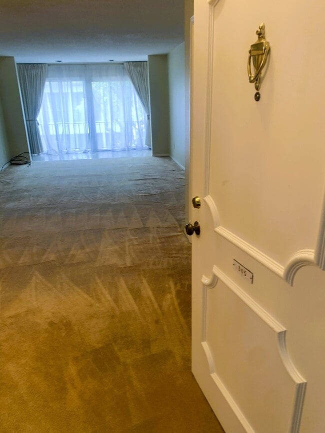 Building Photo - 5050 Ambassador Way