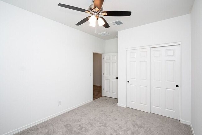 Building Photo - MOVE IN SPECAILS!! ONE MONTH RENT FREE!! Laveen Home Up For RENT! 4BD 2.5 BA