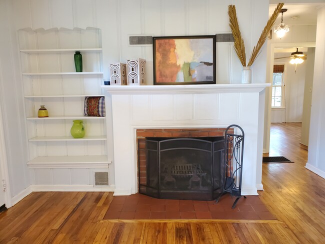 Building Photo - 829 Texas Ave