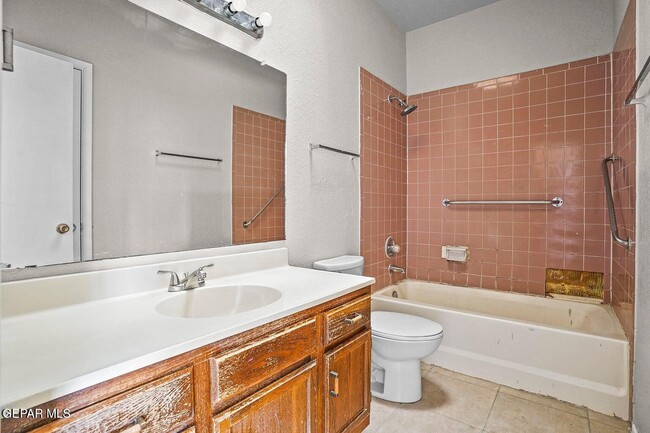 Building Photo - 5224 Roger Maris Dr