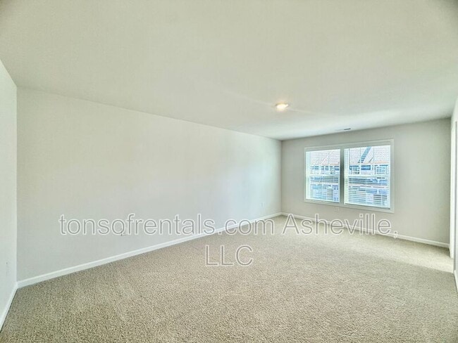 Building Photo - 216 Vly Breeze Rd