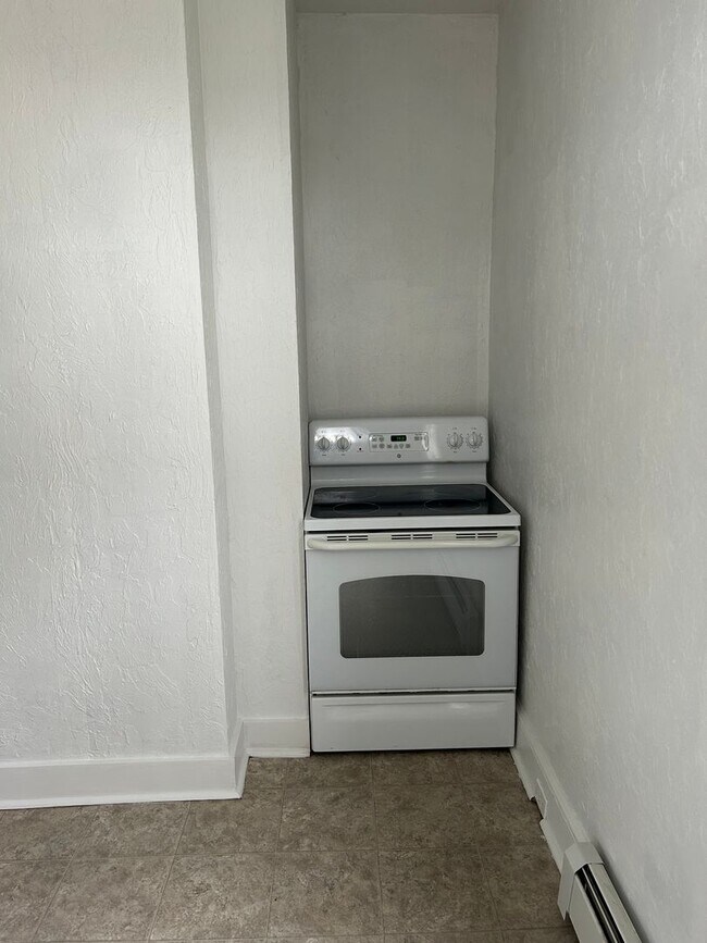 Building Photo - 24 N East St