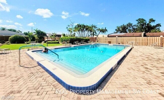 Building Photo - 6300 South Pointe Blvd