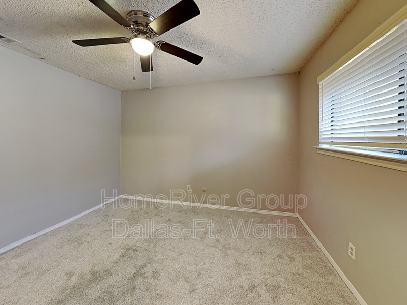 Building Photo - 1108 Huntington Dr