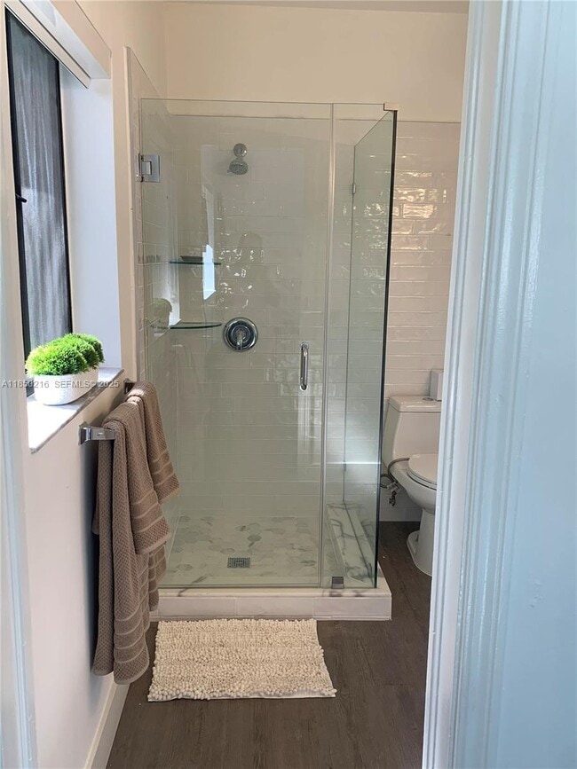 Building Photo - 6911 Sunrise Pl