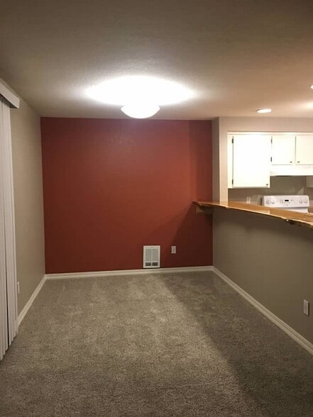 Building Photo - 1700 W Sunn Fjord Ln