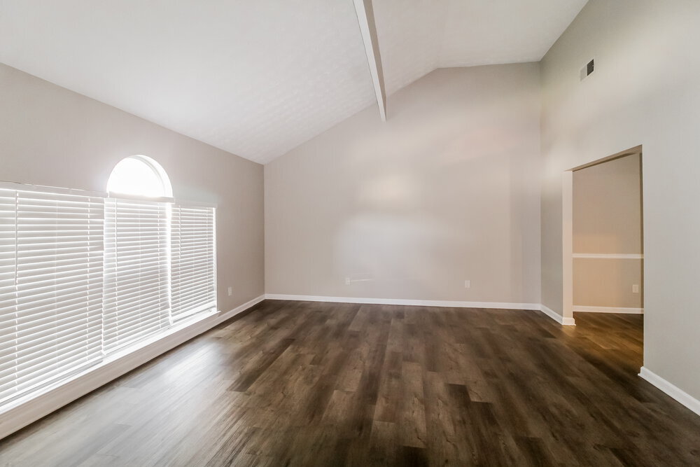 Building Photo - 2098 Sugar Creek Falls Ct