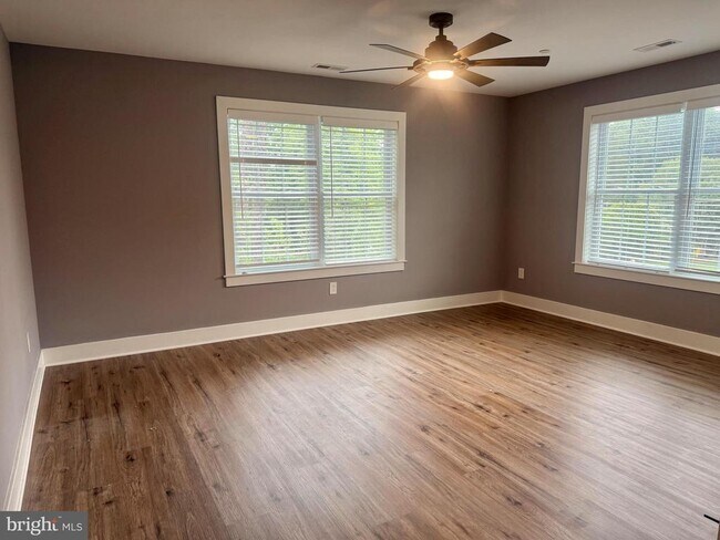 Building Photo - 1921 Montevideo Rd