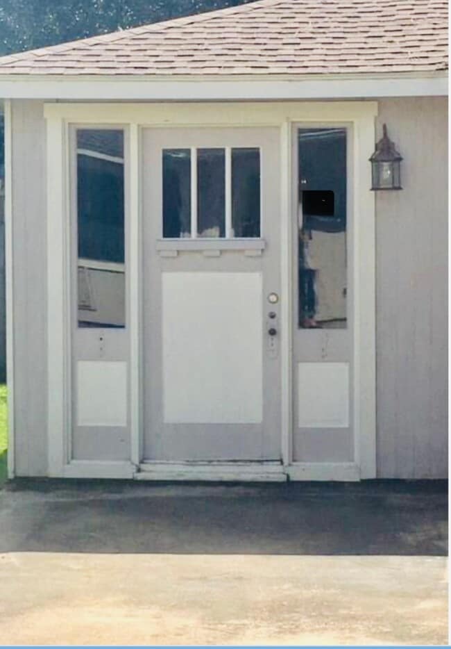 Building Photo - 1308 Hospital Dr