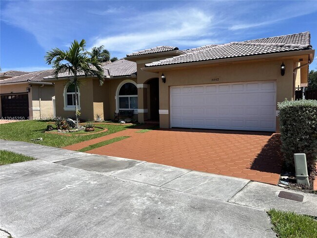 Building Photo - 8842 NW 142nd Ln