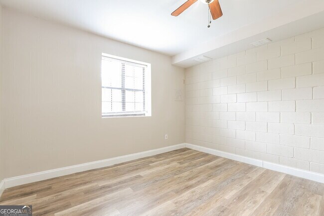 Building Photo - 4272 Falcon Crest Dr