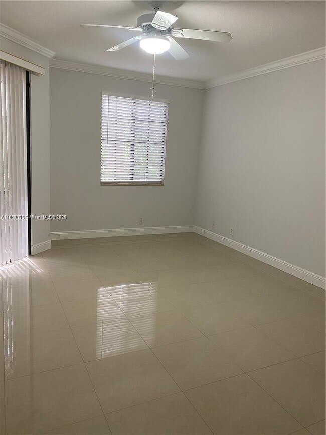 Building Photo - 1605 Passion Vine Cir