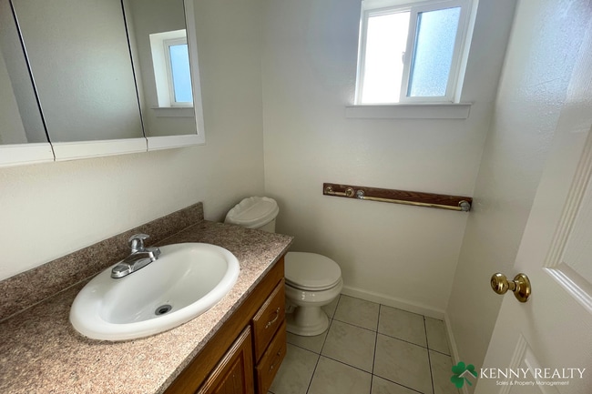 Building Photo - Spacious & Sunlit 5-Bedroom Retreat in the...