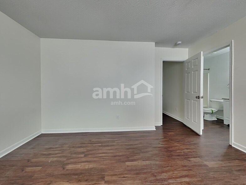Building Photo - 268 Heftner Cir