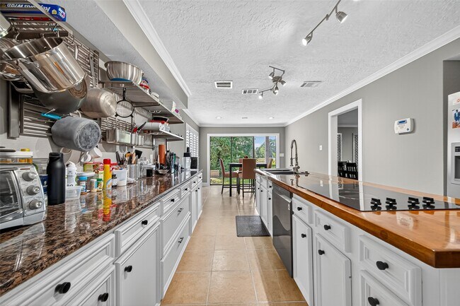 Building Photo - 5815 Green Terrace Ln