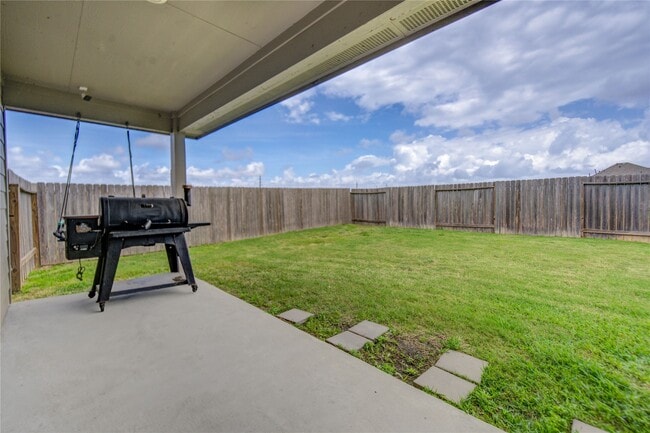 Building Photo - 403 Rain Water Ln