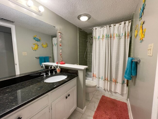 Building Photo - 112 Fairway Blvd