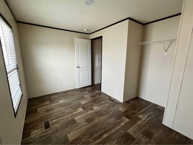 Building Photo - 123
