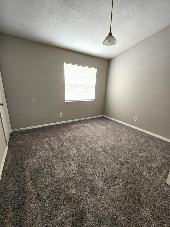 Building Photo - 103 Booth Ln