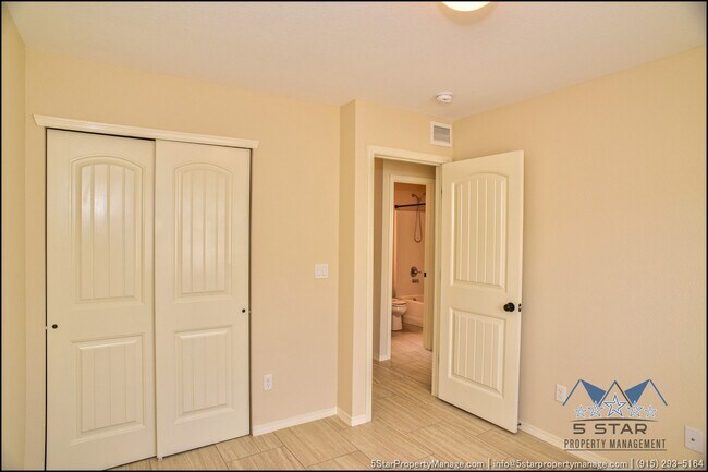 Building Photo - 14920 Tim Hardaway