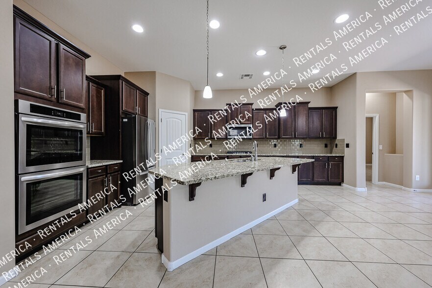 Building Photo - 20856 E Arroyo Verde Dr