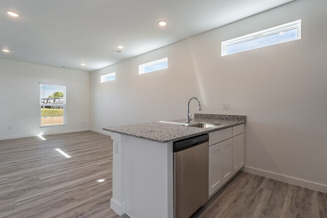 Building Photo - Newer 3BR Centerton Gem: Modern Living with Lawn Care Included!