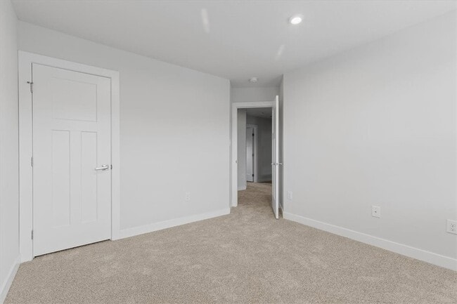 Building Photo - 118 Hamilton Dr