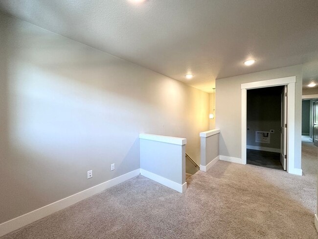 Building Photo - Beautiful Home in Desirable Monterey Estates – Happy Valley