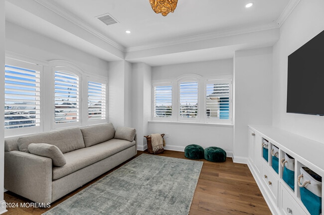 Building Photo - 3574 Ocean Terrace