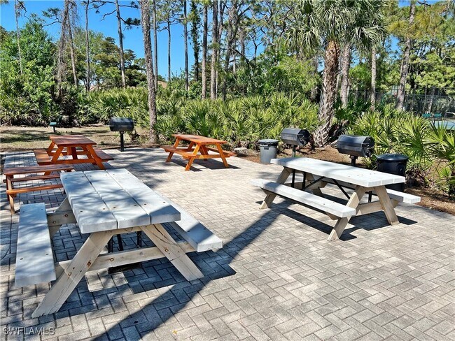 Building Photo - 3650 Sunland Ln