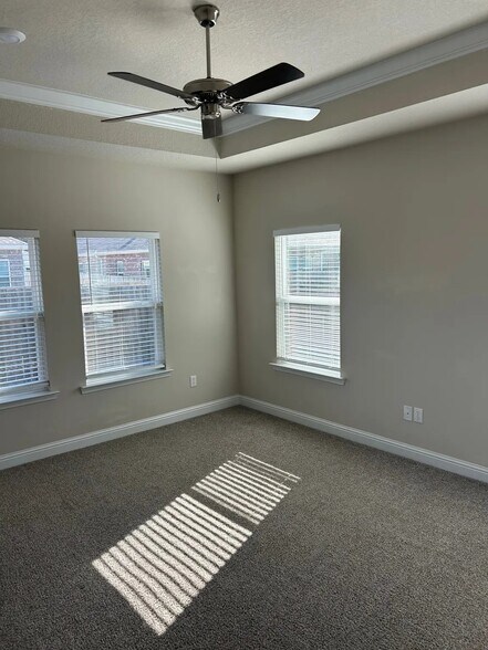 Building Photo - 9466 Belle Crk Dr