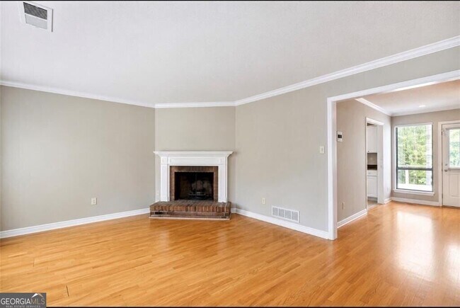 Building Photo - 2390 Newport Landing