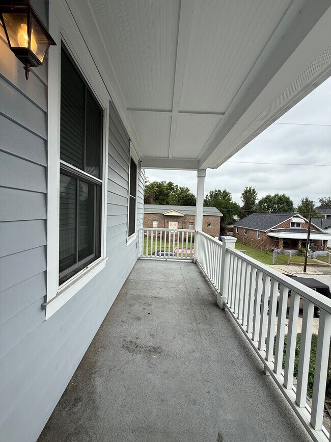 Building Photo - 9 Hanover St