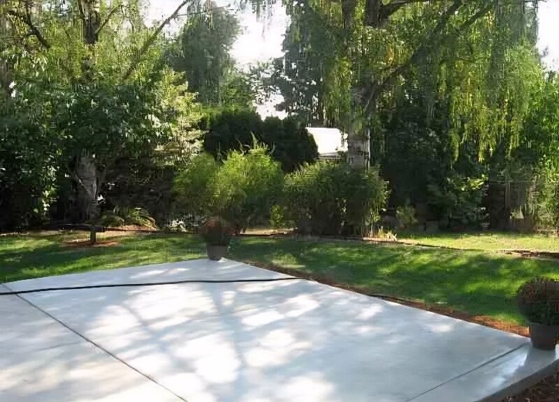 Building Photo - 868 Charles Ave S