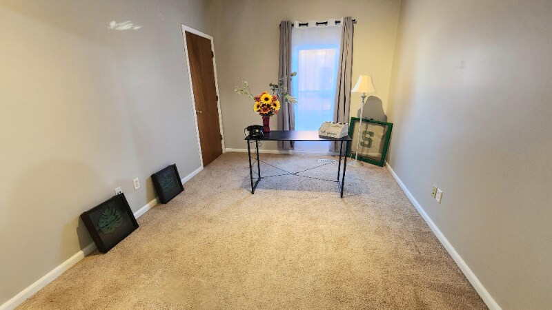 Building Photo - 726 Michigan St