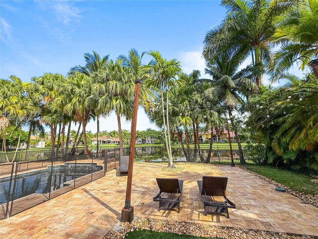 Building Photo - 2514 Poinciana Dr