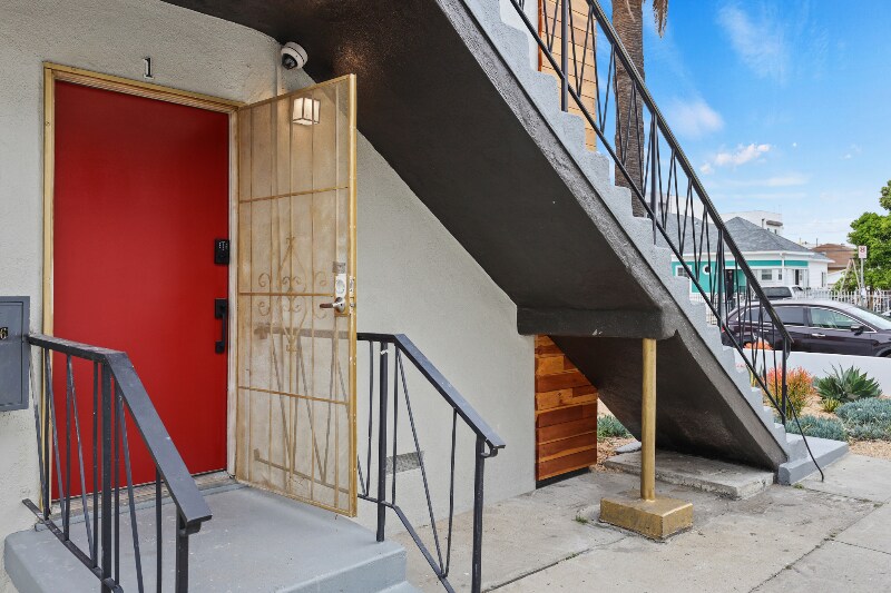 Building Photo - 1358 W 36th St