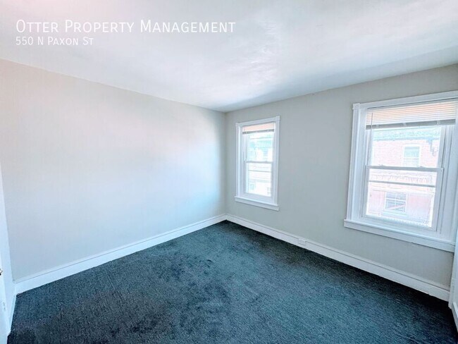 Building Photo - 550 N Paxon St