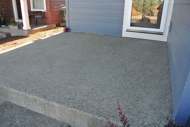 Building Photo - Spacious 3 bedroom in SE Albany