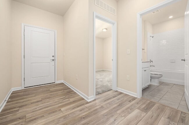 Building Photo - Spacious 4BR/2BA Ranch in North East Raleigh – Internet & Cable Included | Open Floor Plan, Commu...
