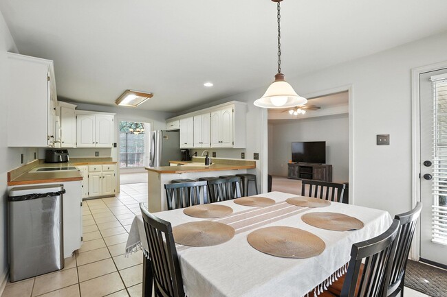 Building Photo - 7328 W Ridge Cir